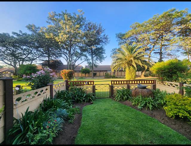 2 BEDROOM TOWNHOUSE FOR SALE IN THREE RIVERS